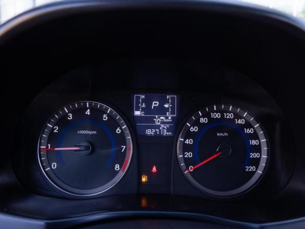 Hyundai Solaris I Рестайлинг с пробегом 2015 года, цена 1 029 000 рублей, 182713 км, седан, Автокод Объявления