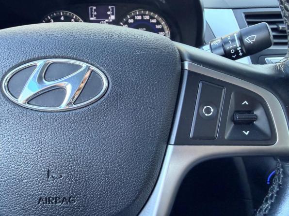 Hyundai Solaris I Рестайлинг с пробегом 2015 года, цена 950 000 рублей, 92745 км, седан, Автокод Объявления