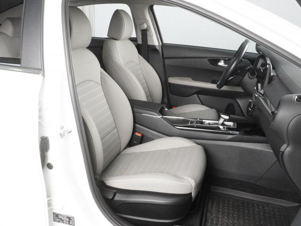 Kia K3 II (China Market) Рестайлинг с пробегом 2024 года, цена 2 339 000 рублей, 21889 км, седан, Автокод Объявления