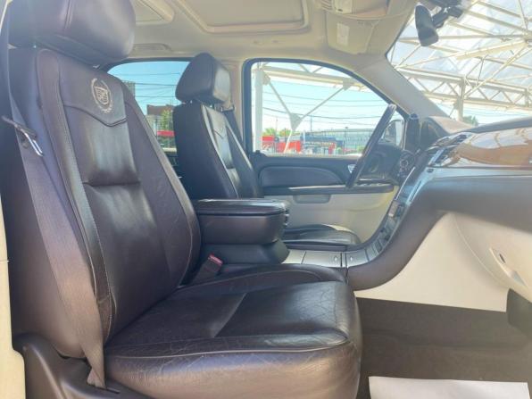 Cadillac Escalade III с пробегом 2011 года, цена 2 080 000 рублей, 213187 км, внедорожник, Автокод Объявления
