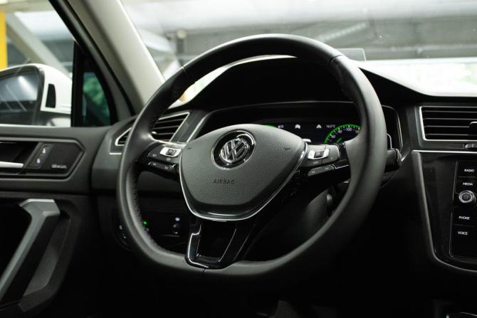 Volkswagen Tiguan II с пробегом 2020 года, цена 3 849 000 рублей, 60213 км, внедорожник, Автокод Объявления