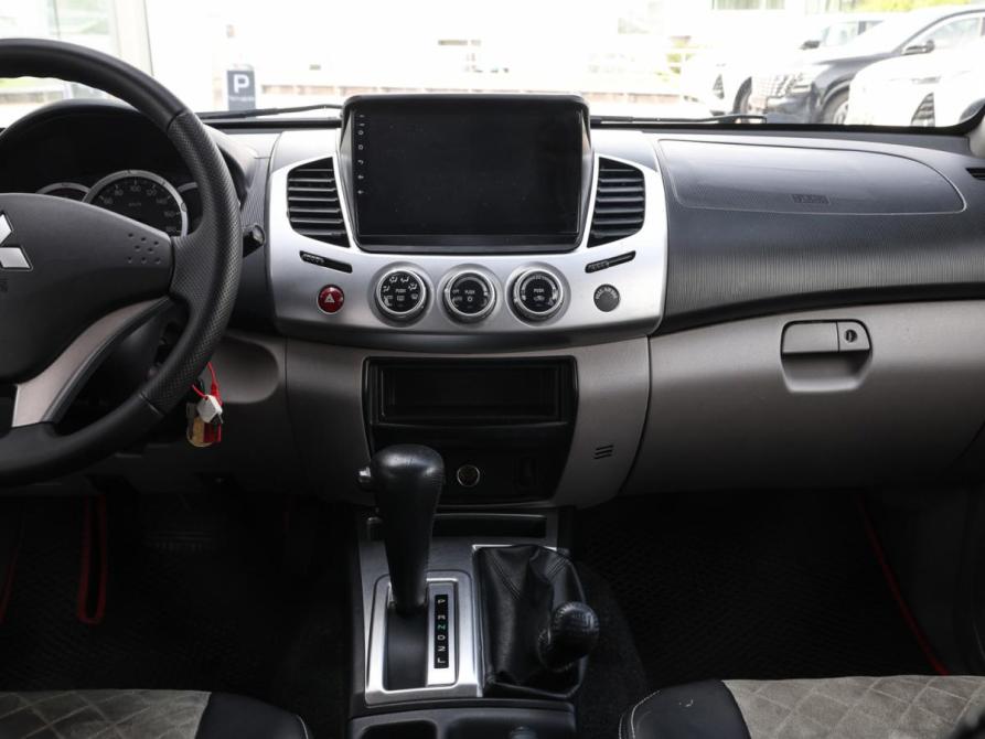 Mitsubishi L200 IV Москва  - изображение 16
