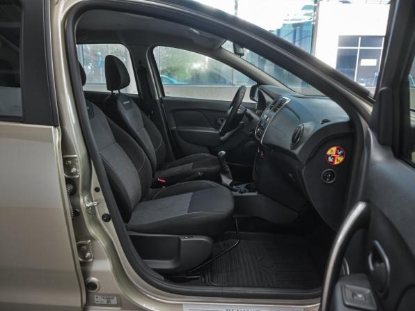 Renault Logan II Рестайлинг с пробегом 2019 года, цена 1 199 000 рублей, 49000 км, седан, Автокод Объявления