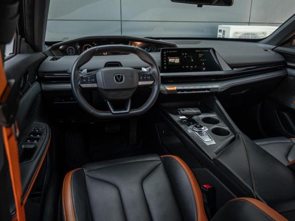 Changan UNI-V I с пробегом 2024 года, цена 2 250 000 рублей, 51659 км, лифтбек, Автокод Объявления