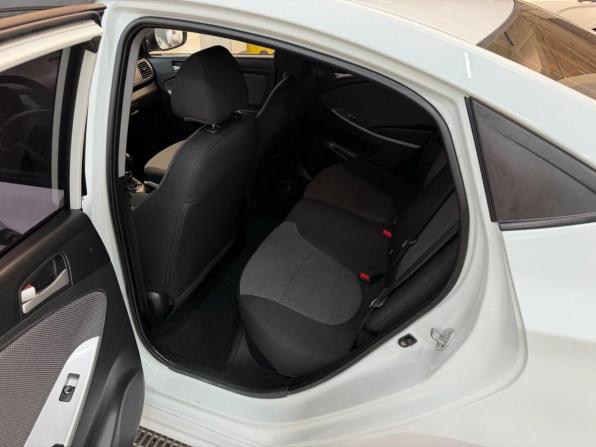 Hyundai Solaris I с пробегом 2013 года, цена 860 000 рублей, 126107 км, седан, Автокод Объявления
