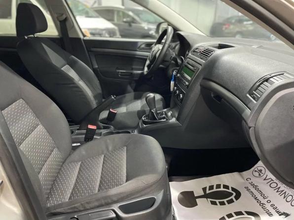 Skoda Octavia II (A5) Рестайлинг с пробегом 2012 года, цена 550 000 рублей, 180241 км, лифтбек, Автокод Объявления