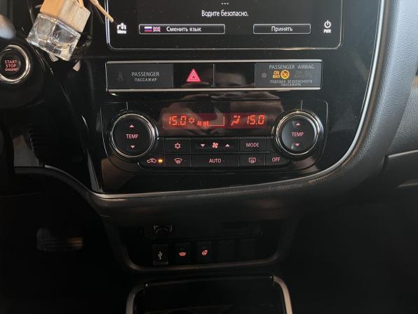 Mitsubishi Outlander III Рестайлинг 3 с пробегом 2019 года, цена 2 499 000 рублей, 67624 км, внедорожник, Автокод Объявления