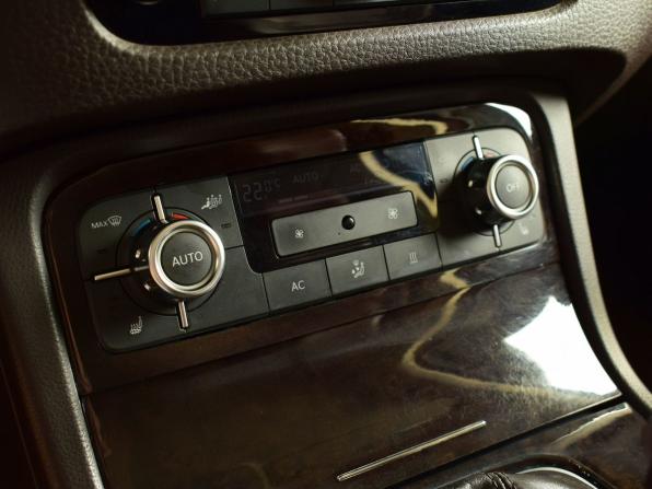 Volkswagen Touareg II с пробегом 2011 года, цена 1 799 995 рублей, 314265 км, внедорожник, Автокод Объявления