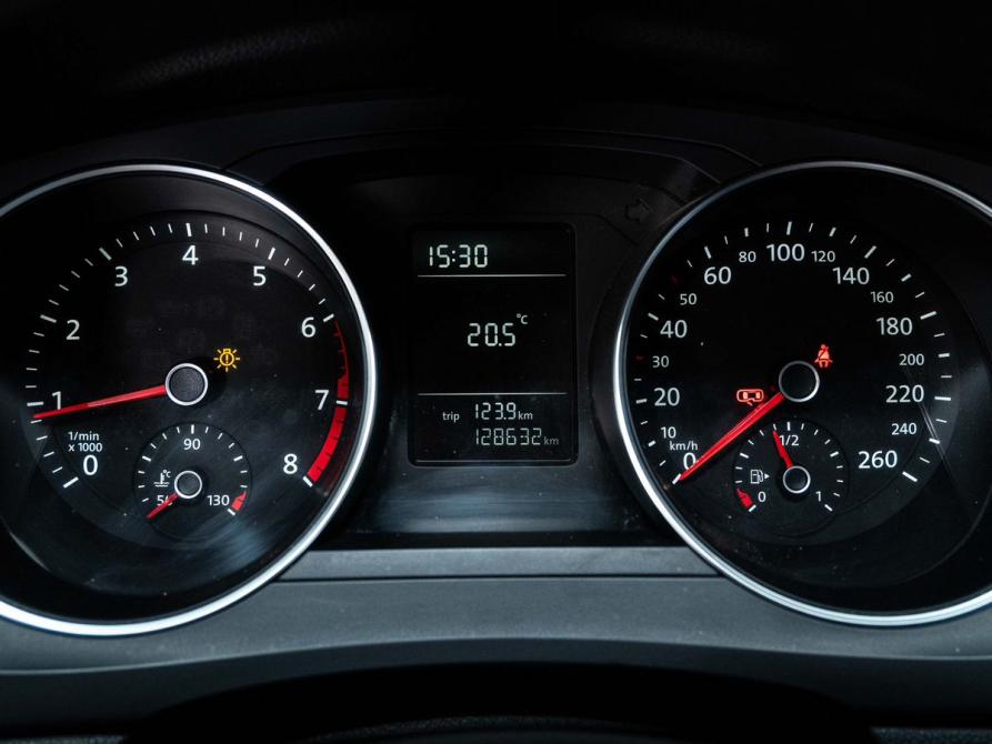 Volkswagen Jetta VI Рестайлинг Казань  - изображение 9