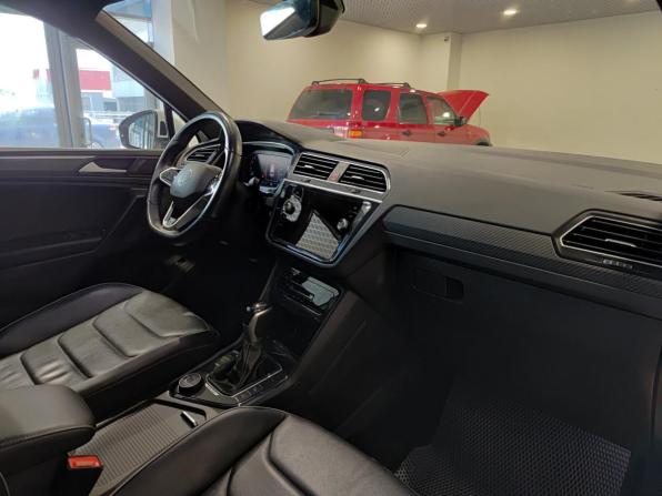 Volkswagen Tiguan II Рестайлинг с пробегом 2021 года, цена 3 999 000 рублей, 56090 км, внедорожник, Автокод Объявления