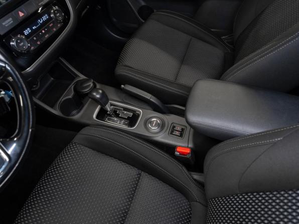 Mitsubishi Outlander III Рестайлинг 2 с пробегом 2016 года, цена 1 590 000 рублей, 215090 км, внедорожник, Автокод Объявления