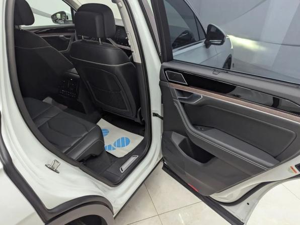Новый Volkswagen Touareg III Рестайлинг 2024 года, цена 11 100 000 рублей, внедорожник, Автокод Объявления