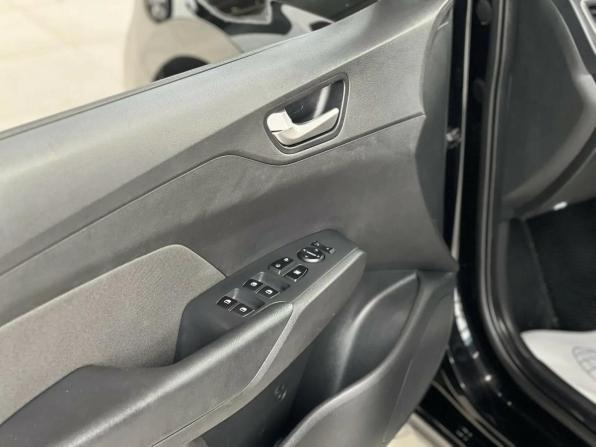 Hyundai Solaris II с пробегом 2018 года, цена 1 395 000 рублей, 106494 км, седан, Автокод Объявления