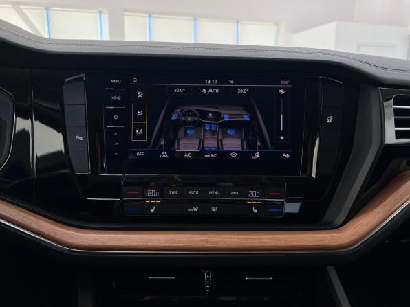 Volkswagen Touareg III с пробегом 2018 года, цена 3 565 000 рублей, 216880 км, внедорожник, Автокод Объявления