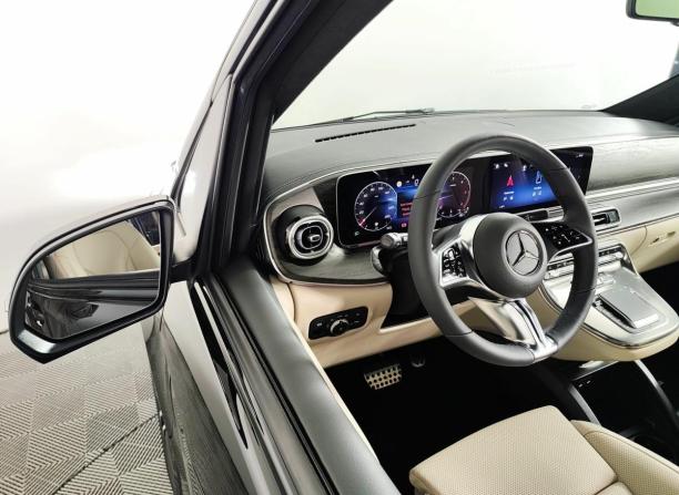Новый Mercedes-Benz V-Класс III (W447) Рестайлинг 2 2026 года, цена 15 109 600 рублей, минивэн, Автокод Объявления