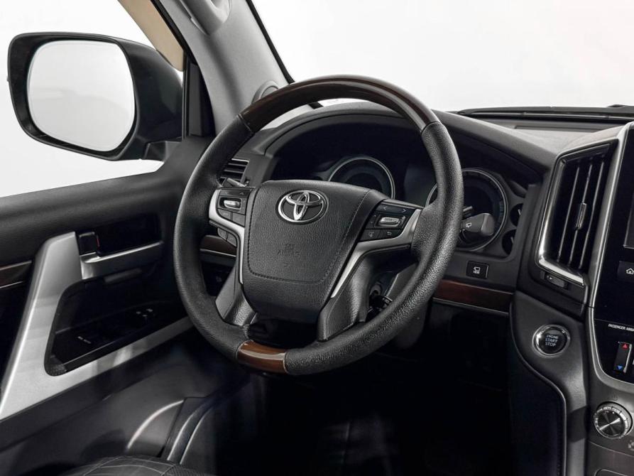 Toyota Land Cruiser 200 Series Рестайлинг 2 Санкт-Петербург  - изображение 17