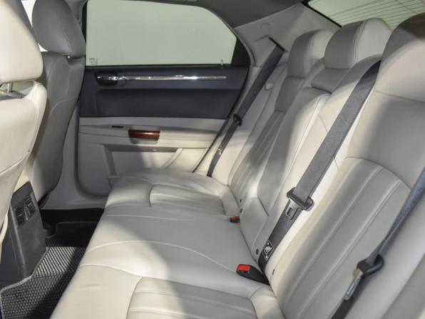 Chrysler 300C I с пробегом 2006 года, цена 670 000 рублей, 250958 км, седан, Автокод Объявления