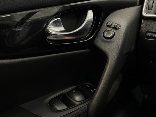 Nissan Qashqai II с пробегом 2018 года, цена 1 559 000 рублей, 162804 км, внедорожник, Автокод Объявления