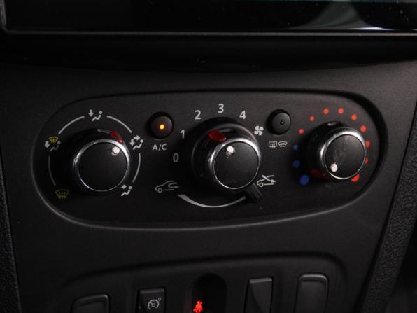 Renault Sandero II Рестайлинг с пробегом 2021 года, цена 1 349 000 рублей, 65226 км, хэтчбек, Автокод Объявления