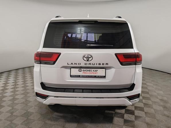 Toyota Land Cruiser 300 Series с пробегом 2022 года, цена 9 999 000 рублей, 45930 км, внедорожник, Автокод Объявления