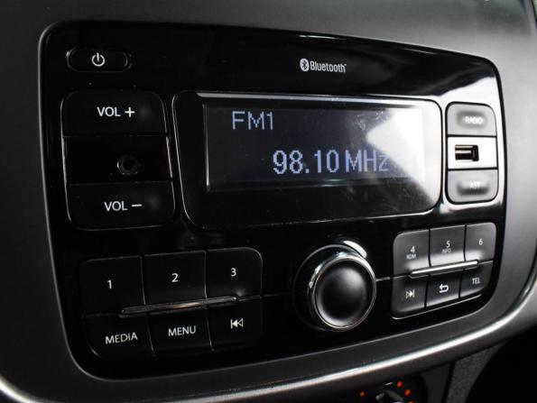 Renault Sandero II Рестайлинг с пробегом 2020 года, цена 939 000 рублей, 207356 км, хэтчбек, Автокод Объявления