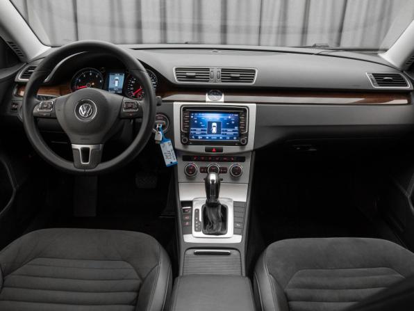Volkswagen Passat B7 с пробегом 2012 года, цена 880 000 рублей, 367450 км, универсал, Автокод Объявления