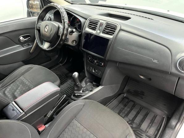 Renault Logan II с пробегом 2016 года, цена 649 900 рублей, 218226 км, седан, Автокод Объявления