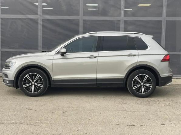 Volkswagen Tiguan II с пробегом 2018 года, цена 3 000 000 рублей, 102400 км, внедорожник, Автокод Объявления