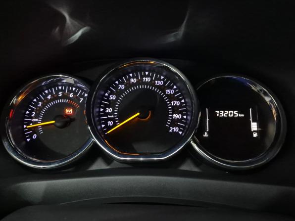 Renault Logan II Рестайлинг с пробегом 2022 года, цена 1 300 000 рублей, 72205 км, седан, Автокод Объявления