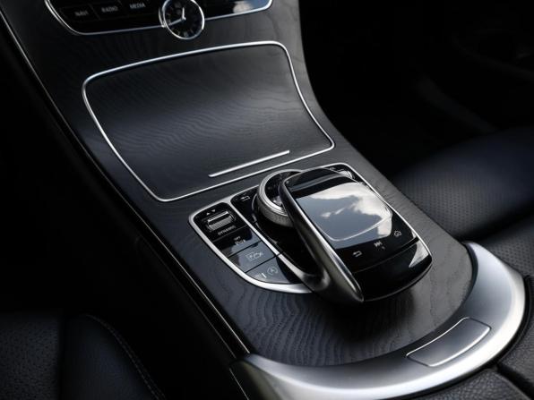 Mercedes-Benz C-Класс IV (W205) Рестайлинг с пробегом 2018 года, цена 3 249 000 рублей, 65150 км, седан, Автокод Объявления
