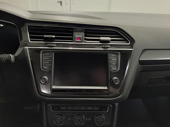 Volkswagen Tiguan II с пробегом 2017 года, цена 2 388 000 рублей, 193040 км, внедорожник, Автокод Объявления