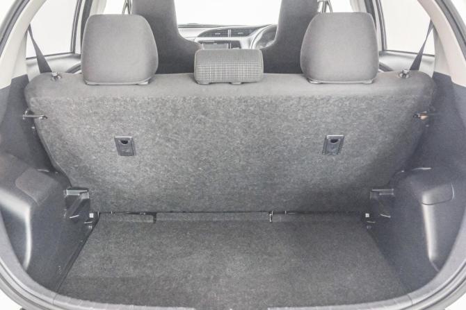 Toyota Vitz III (XP130) Рестайлинг 2 с пробегом 2019 года, цена 949 000 рублей, 102250 км, хэтчбек, Автокод Объявления