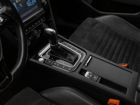 Volkswagen Passat B8 с пробегом 2015 года, цена 1 750 000 рублей, 185302 км, седан, Автокод Объявления