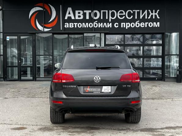 Volkswagen Touareg II с пробегом 2011 года, цена 1 815 000 рублей, 333885 км, внедорожник, Автокод Объявления