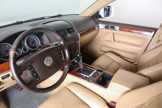 Volkswagen Touareg I Рестайлинг с пробегом 2008 года, цена 949 000 рублей, 427000 км, внедорожник, Автокод Объявления