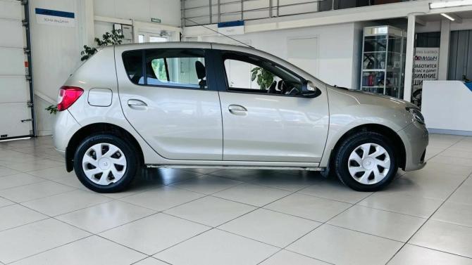 Renault Sandero II с пробегом 2018 года, цена 974 000 рублей, 72000 км, хэтчбек, Автокод Объявления