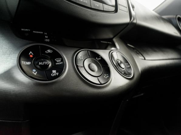 Toyota RAV4 III (XA30) Рестайлинг с пробегом 2012 года, цена 1 170 000 рублей, 397693 км, внедорожник, Автокод Объявления