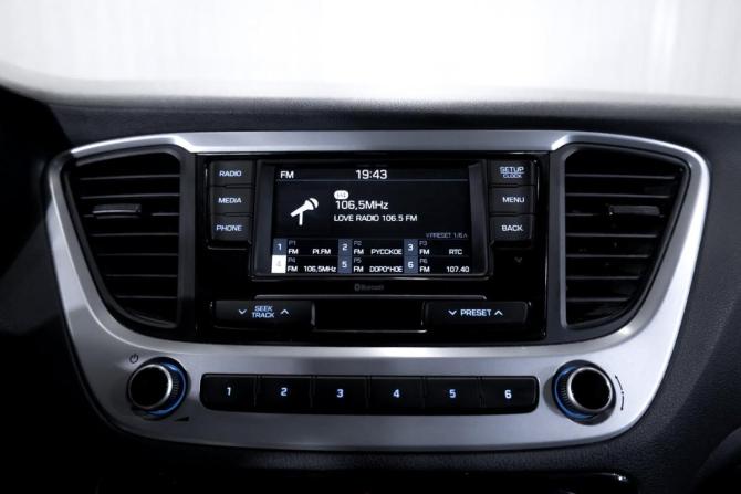 Hyundai Solaris II с пробегом 2018 года, цена 1 290 000 рублей, 162307 км, седан, Автокод Объявления