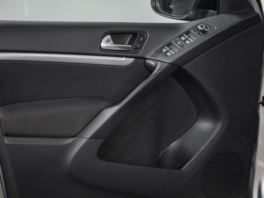 Volkswagen Tiguan I Рестайлинг Санкт-Петербург  - изображение 20
