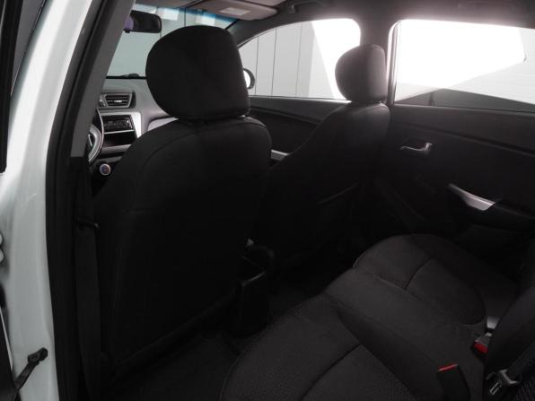Kia Rio III Рестайлинг с пробегом 2015 года, цена 849 000 рублей, 197354 км, хэтчбек, Автокод Объявления