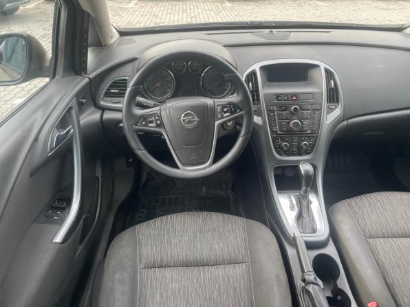 Opel Astra J Рестайлинг с пробегом 2012 года, цена 720 000 рублей, 160233 км, седан, Автокод Объявления