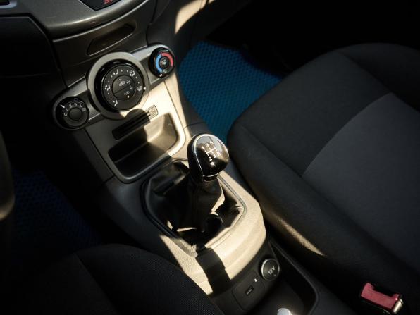 Ford Fiesta Mk6 Рестайлинг с пробегом 2017 года, цена 787 000 рублей, 183408 км, седан, Автокод Объявления