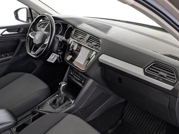 Volkswagen Tiguan II Рестайлинг с пробегом 2021 года, цена 2 370 000 рублей, 96071 км, внедорожник, Автокод Объявления