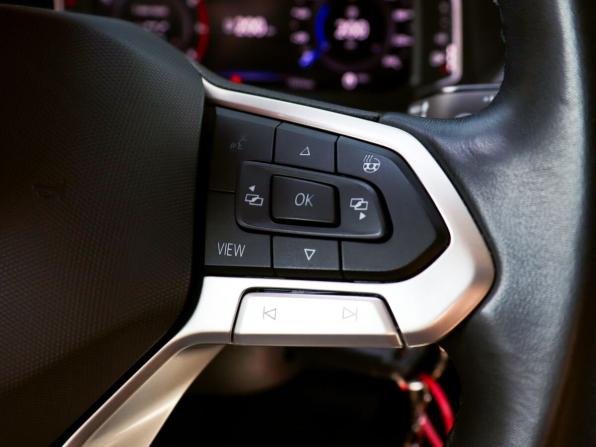 Volkswagen Tiguan II Рестайлинг с пробегом 2021 года, цена 2 749 000 рублей, 73371 км, внедорожник, Автокод Объявления