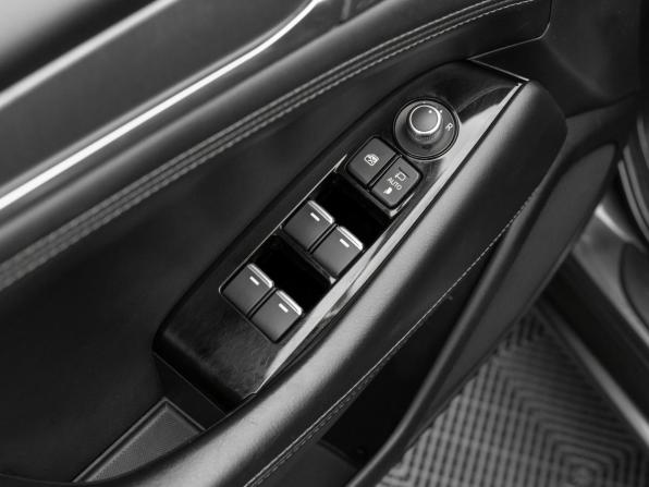 Mazda 6 III (GJ) Рестайлинг 2 с пробегом 2021 года, цена 2 810 000 рублей, 94389 км, седан, Автокод Объявления