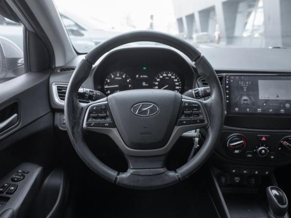 Hyundai Solaris II с пробегом 2019 года, цена 1 295 000 рублей, 181440 км, седан, Автокод Объявления