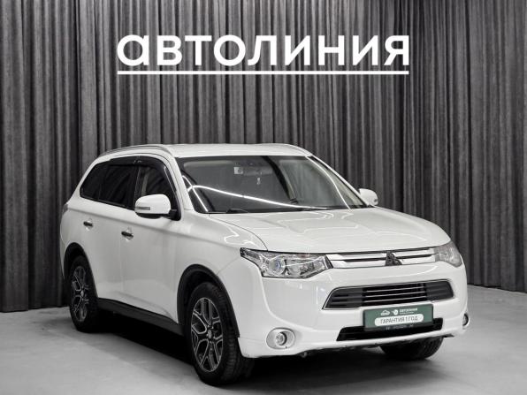 Mitsubishi Outlander III Рестайлинг с пробегом 2014 года, цена 1 570 000 рублей, 167000 км, внедорожник, Автокод Объявления
