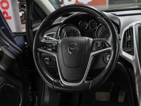 Opel Astra J Рестайлинг с пробегом 2013 года, цена 750 000 рублей, 153676 км, хэтчбек, Автокод Объявления