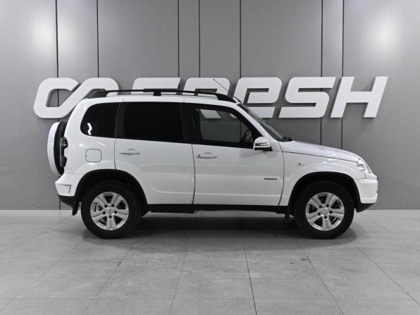 Chevrolet Niva I Рестайлинг с пробегом 2015 года, цена 749 000 рублей, 181726 км, внедорожник, Автокод Объявления