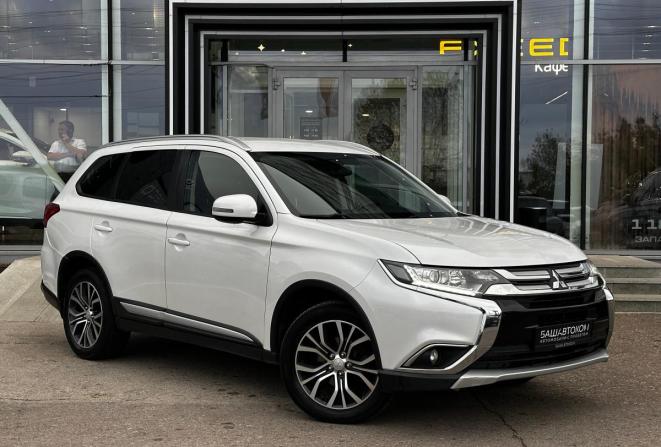 Mitsubishi Outlander III Рестайлинг 2 с пробегом 2017 года, цена 1 995 000 рублей, 109215 км, внедорожник, Автокод Объявления